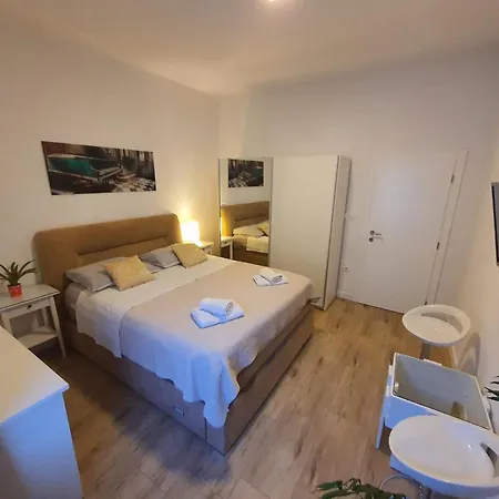 Apartments Anica & Gabriela Makarska Exterior photo