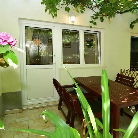 Apartments Anica & Gabriela Makarska Exterior photo