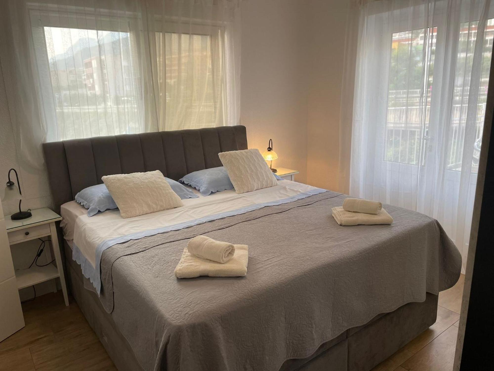 Anica & Gabriela Apartment *